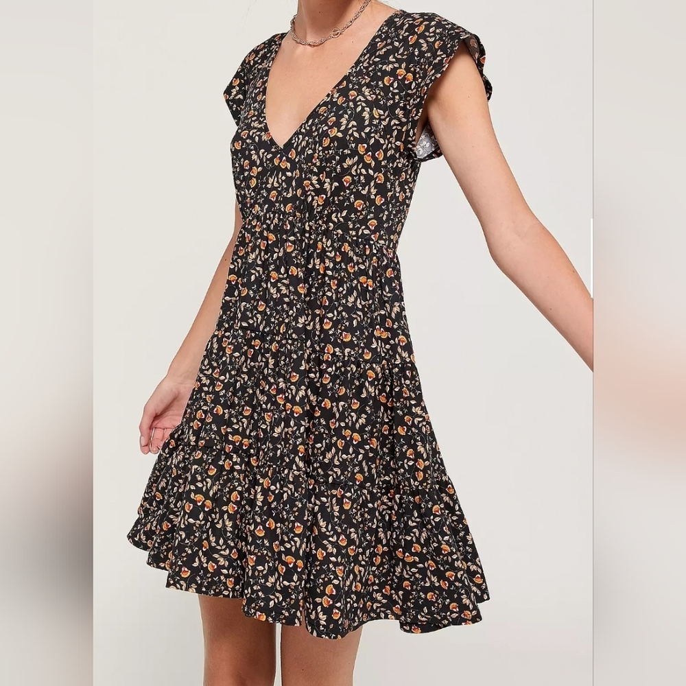 Urban Outfitters Julia Tiered Ruffle Mini Dress Size s/p black floral